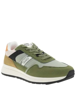 Baskets running vertes avec un talon plat et des lacets tressés