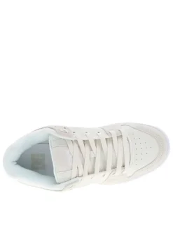 Baskets skate blanches à semelle plate avec une languette épaisse