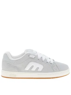 Baskets skate en cuir grises avec un talon plat et des lacets