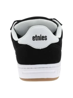 Baskets skate en cuir noires avec un talon plat et des lacets