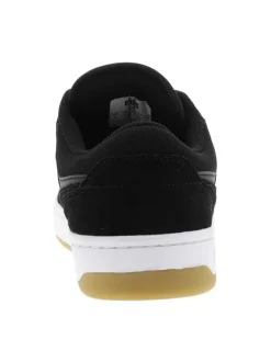 Baskets skate noires avec des talons plat et une languette épaisse