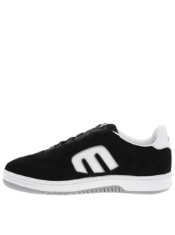 Baskets skate noires à talon plat avec un logo en relief au talon