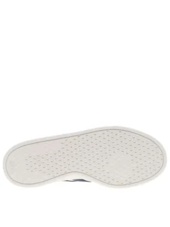Baskets tennis blanches à talon plat et à lacets plats blancs et bandes bleues