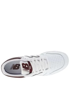 Baskets tennis en cuir blanc avec monogramme bordeaux à talon plat et à lacets