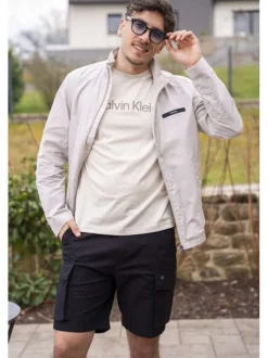 Bermuda cargo en coton noir uni à coupe regular fit avec une taille élastiquée