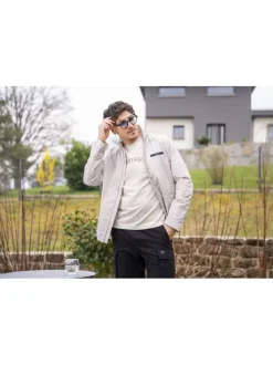 Bermuda cargo en coton noir uni à coupe regular fit avec une taille élastiquée