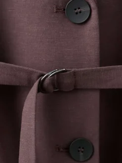 Blazer bordeaux uni pourvu d'une coupe droite et de manches courtes