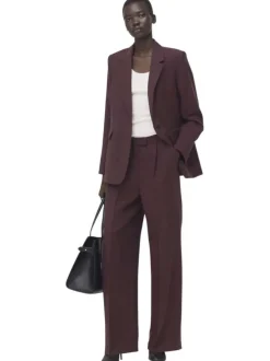 Blazer bordeaux uni pourvu d'une coupe droite et d'un col à revers