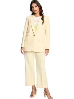 Blazer jaune à coupe droite pourvu d'un col à revers et de manches longues