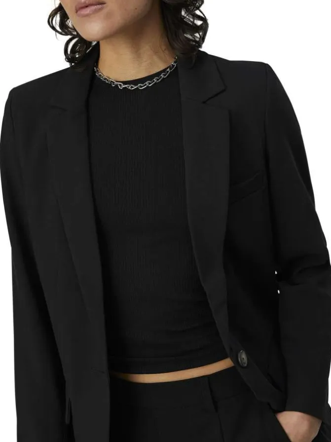 Blazer noir uni avec une coupe droite un col cranté et des manches longues