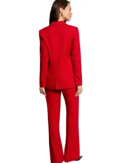 Blazer rouge à rayures avec une coupe droite et des manches longues