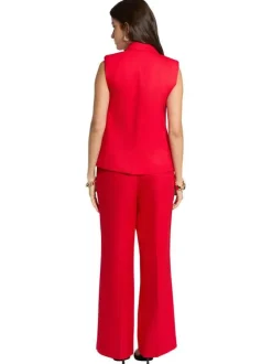 Blazer rouge sans manche coupe ajustée pourvu d'un col à revers