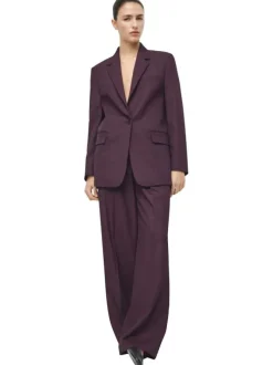 Blazer violet uni avec une coupe droite et un col à revers cranté
