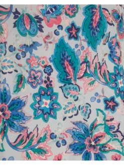 Blouse bleue imprimée de fleurs avec un col italien et des manches courtes