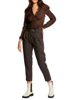 Blouse chocolat imprimé léopard avec une coupe ajusté et col v