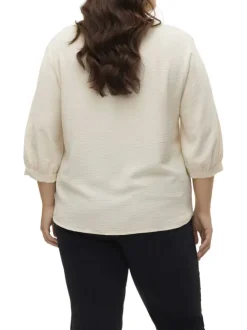 Blouse écrue unie avec une coupe droite fluide un col v et des manches 3/4