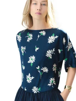 Blouse marine à motifs floraux avec une coupe ample et un col bateau