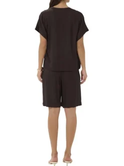 Blouse marron unie pourvue d'un col tunisien et de manches courtes