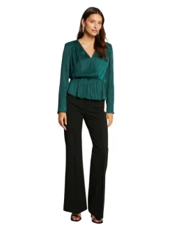 Blouse sapin en satin à coupe péplum col v et à manches longues