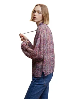 Blouse violette imprimé avec une coupe droite fluide et un col montant
