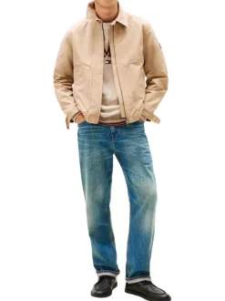 Blouson beige à coupe ajustée pourvu d'un col à revers et de manches longues