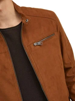 Blouson camel avec une coupe droite et un col boutonné style motard