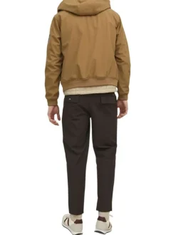 Blouson à capuche camel uni à manches longues et à fermeture zippée
