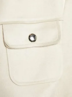 Blouson écru en suédine à coupe droite avec un col à revers et 4 poches