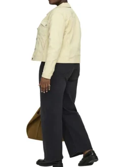 Blouson en coton mélangé écru uni avec une coupe ajustée et un col à revers