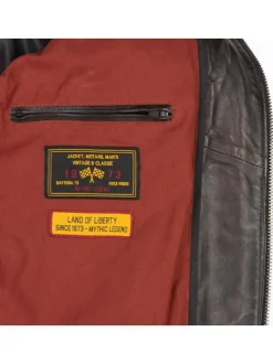 Blouson en cuir marron avec une coupe droite et une capuche amovible