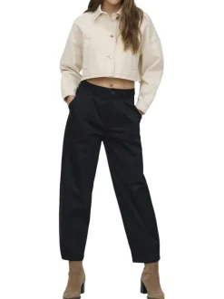 Blouson en jean en coton écru uni pourvu d'un col chemise et d'une coupe droite