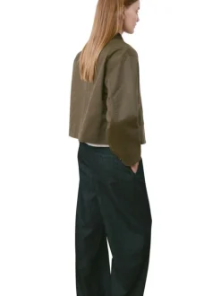 Blouson kaki uni avec une coupe droite et un col à revers en velours