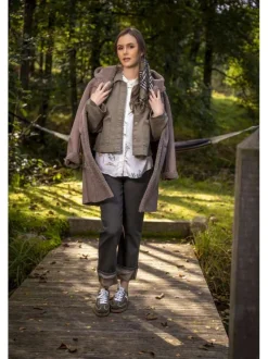 Blouson kaki uni pourvu d'un col à rabats et de manches longues