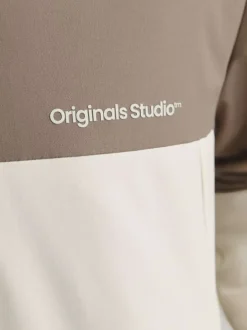 Blouson manches longues marron et beige à coupe droite avec col à capuche