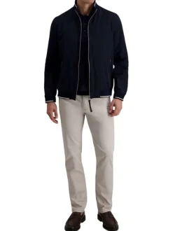Blouson marine uni avec une coupe droite et une fermeture zippée