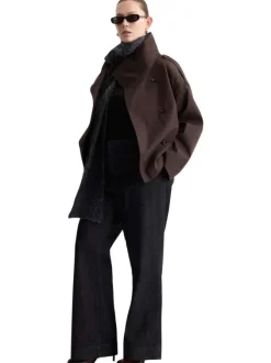 Blouson marron uni avec une coupe cropped et un col montant boutonné