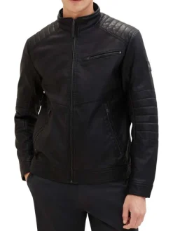 Blouson noir en simili cuir avec une coupe droite et un col montant