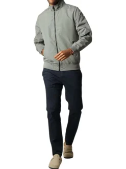 Blouson vert sauge uni à coupe droite et à col montant avec des poches zippées