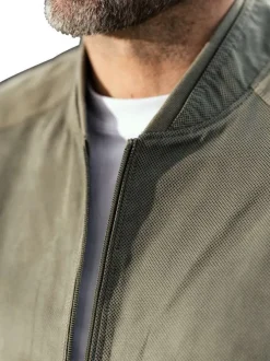 Bomber manches longues kaki uni avec une coupe droite et un col montant
