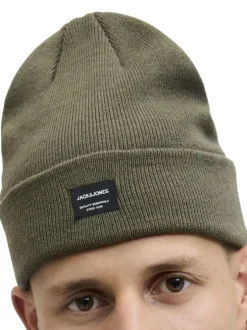 Bonnet kaki en maille piquée avec un patch iconique sur le revers