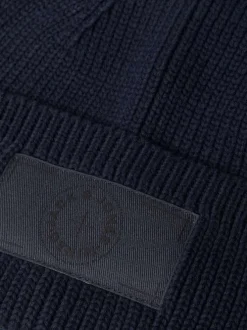 Bonnet marine uni en coton avec le logo de la marque cousu sur la face avant