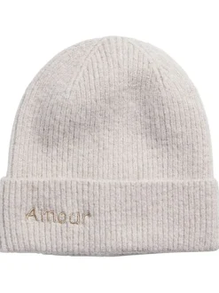 Bonnet à revers écru en lurex argenté et brodé "Amour" à l'avant