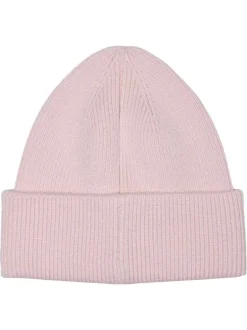 Bonnet rose uni avec revers sur le bas et un cœur brodé à l'avant