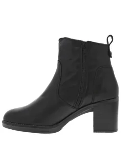 Boots en cuir noires à talon décroché moyen avec une trépointe cousue