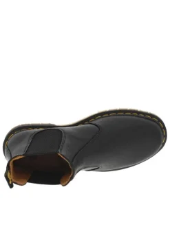 Boots en cuir noires à talon plat avec fermeture par bandes élastiquées
