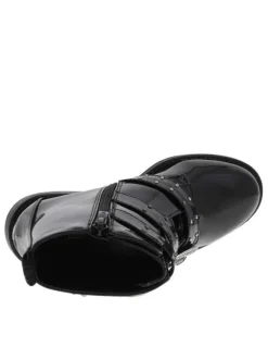 Bottillons fourrés noirs vernis à talon bas, grosses boucles métallisées et zip