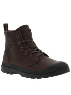 Bottines en cuir marron à talon plat avec des lacets et un zip latéral