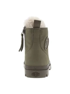 Bottines en cuir nubuck kaki à talon plat avec des lacets et un zip latéral