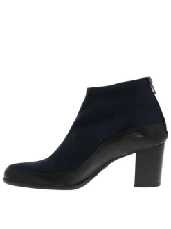 Bottines en textile doux bleu sombre à talon décroché, semelle patinée et à zip d'aisance arrière