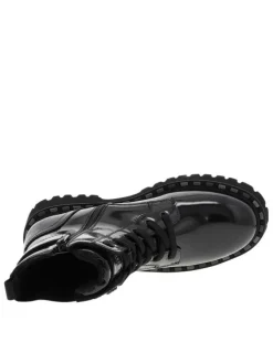 Bottines noires vernis à talon décroché bas avec des lacets plats et un zip
